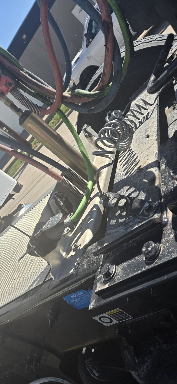 Phillips 16-726 7-way socket mounted, cables connected on rig — Dallas Truck Part